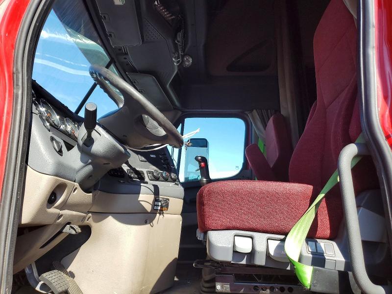 2018 Freigliner 2018 Freightliner Cascadia 125 Semi Truck