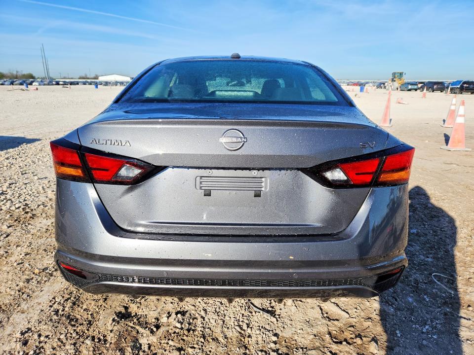 2024 Nissan Altima 2.5 sv