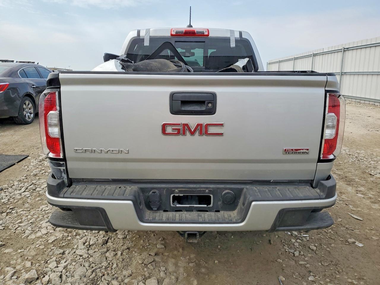2017 GMC Canyon SLE