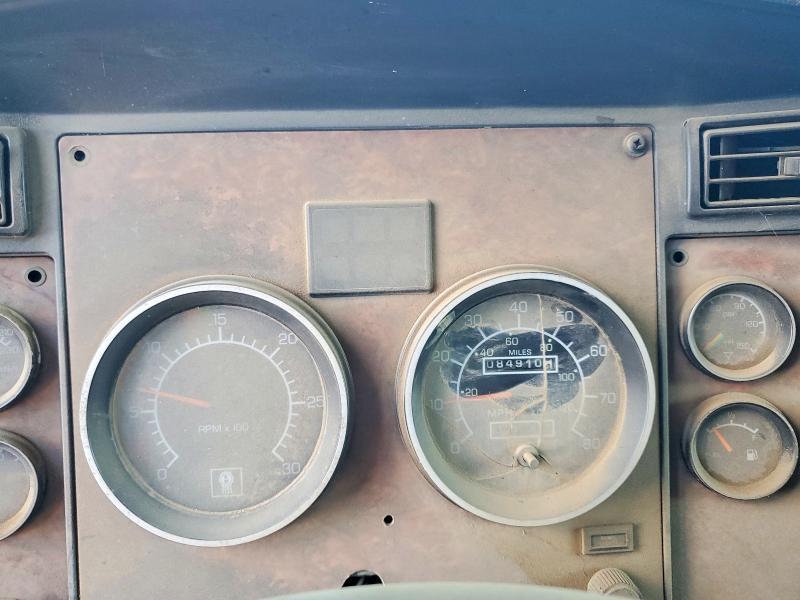 2004 Kenworth T800 Truck Cab AND Chassis