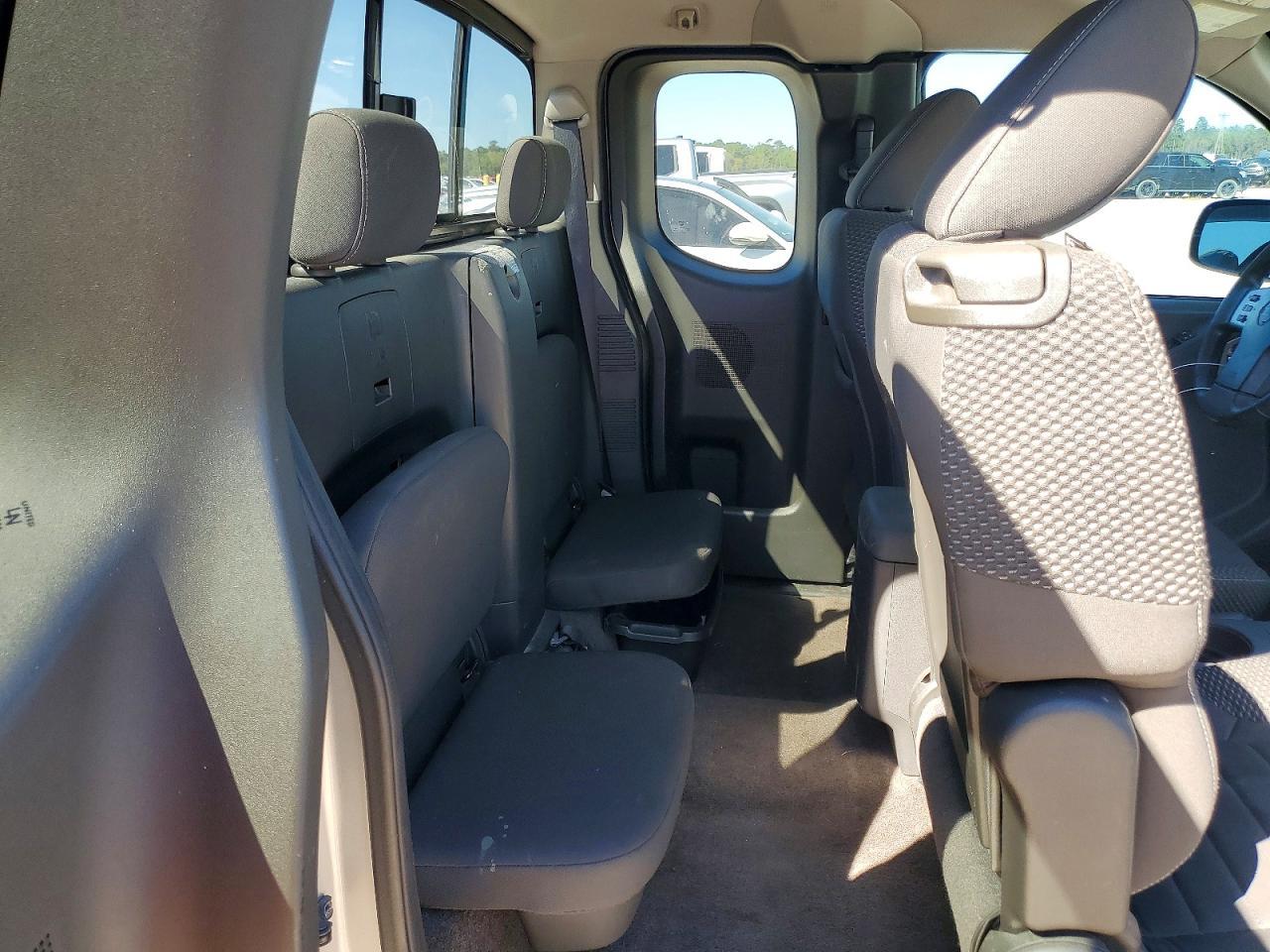 2014 Nissan Frontier Desert Runner