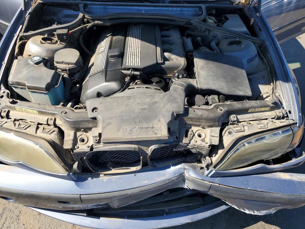 2002 BMW 325 i