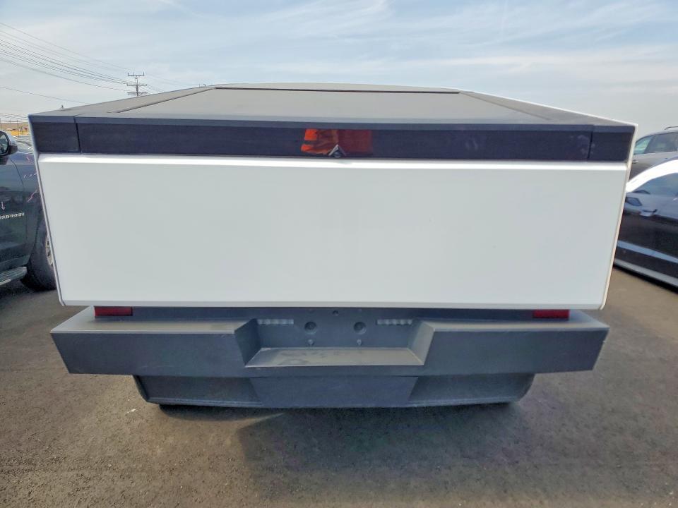 2025 Tesla Cybertruck