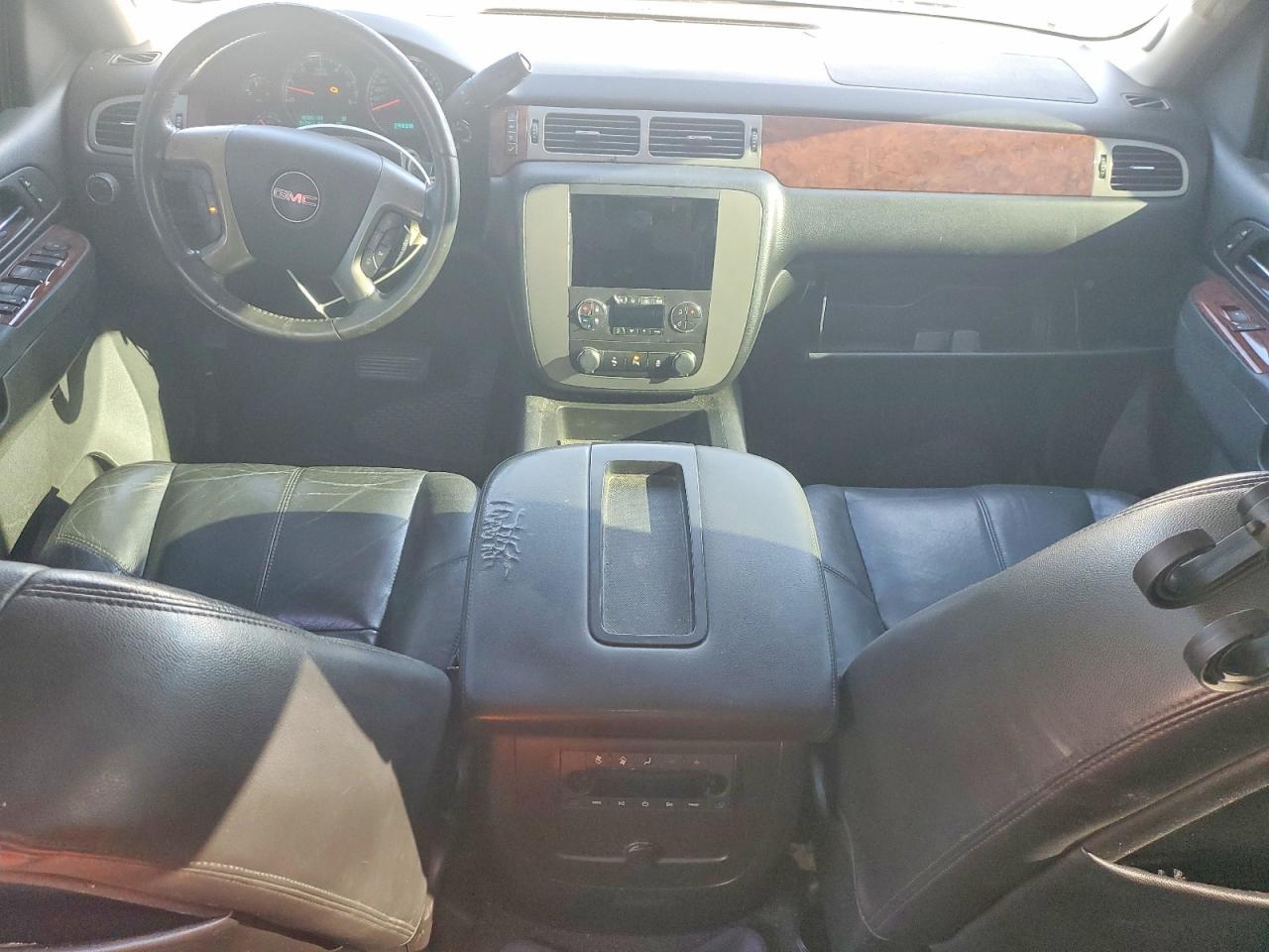 2013 GMC Yukon xl C1500 slt