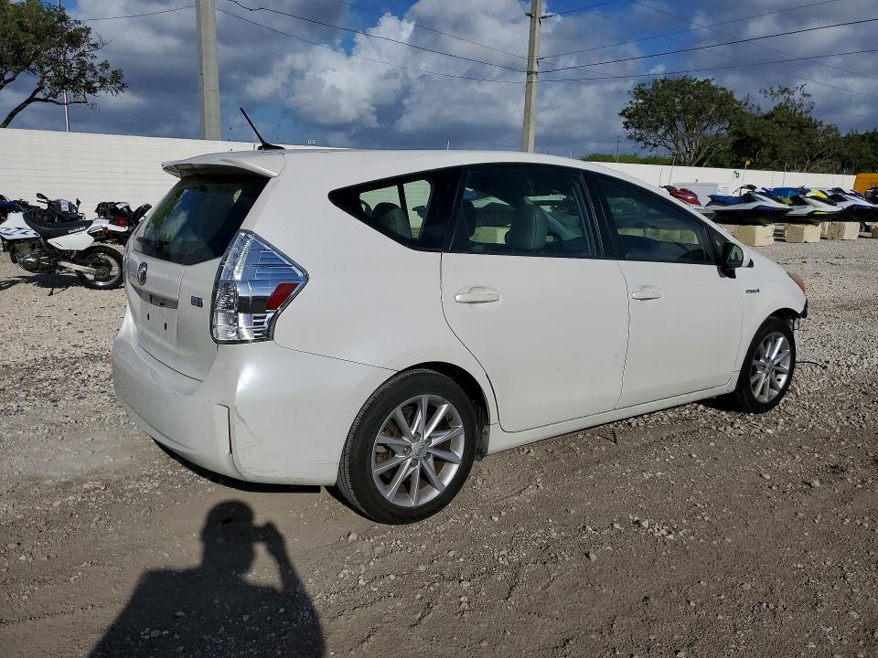 2013 Toyota Prius v Five