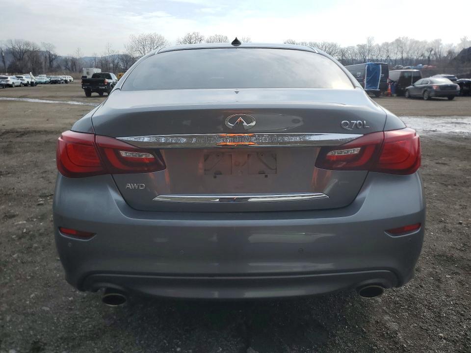 2017 Infiniti Q70 3.7
