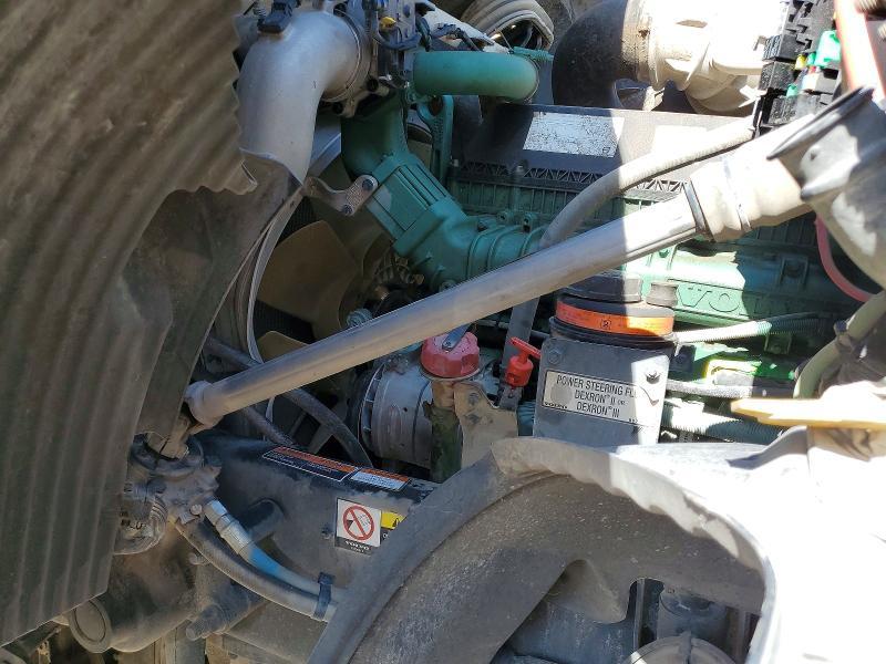 2023 Volvo VNR Semi Truck