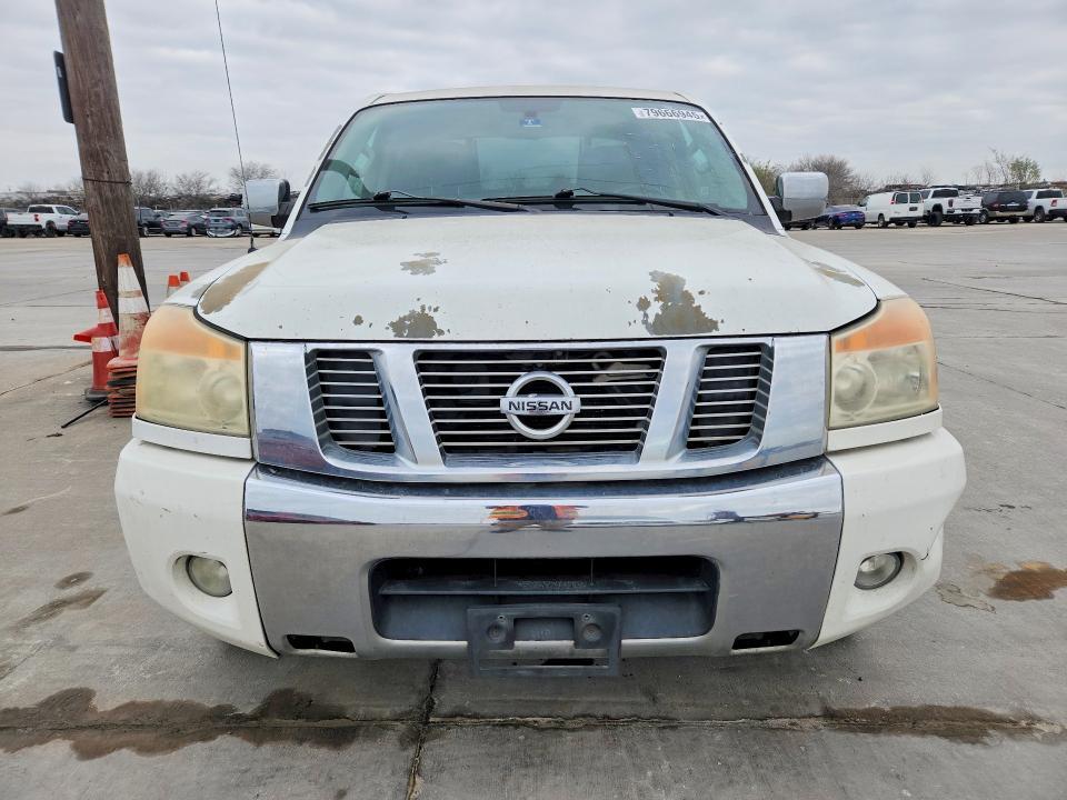 2012 Nissan Titan SV
