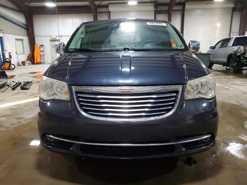 2014 Chrysler Town & Country Touring l