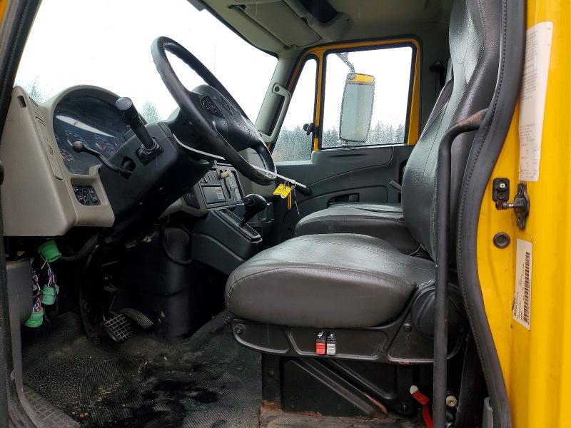 2013 International 4300 BOX Truck