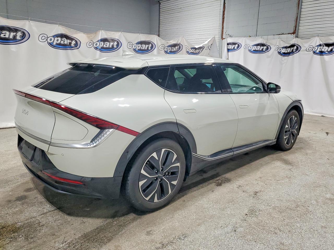 2023 KIA EV6 Wind