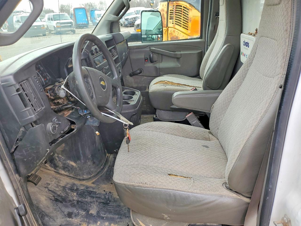 2017 Chevrolet Express BOX Truck