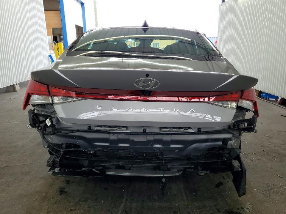 2025 Hyundai Elantra sel Convenience