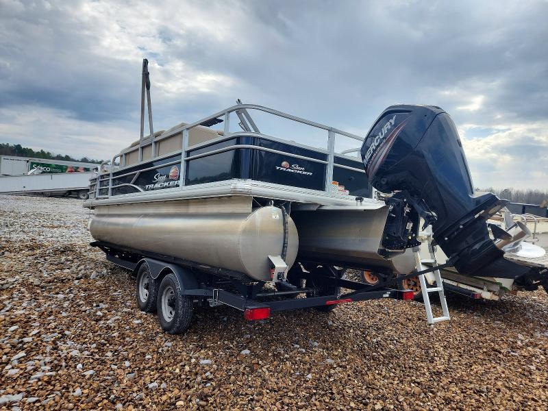 2019 Tracker Tracker Marine Suntr
