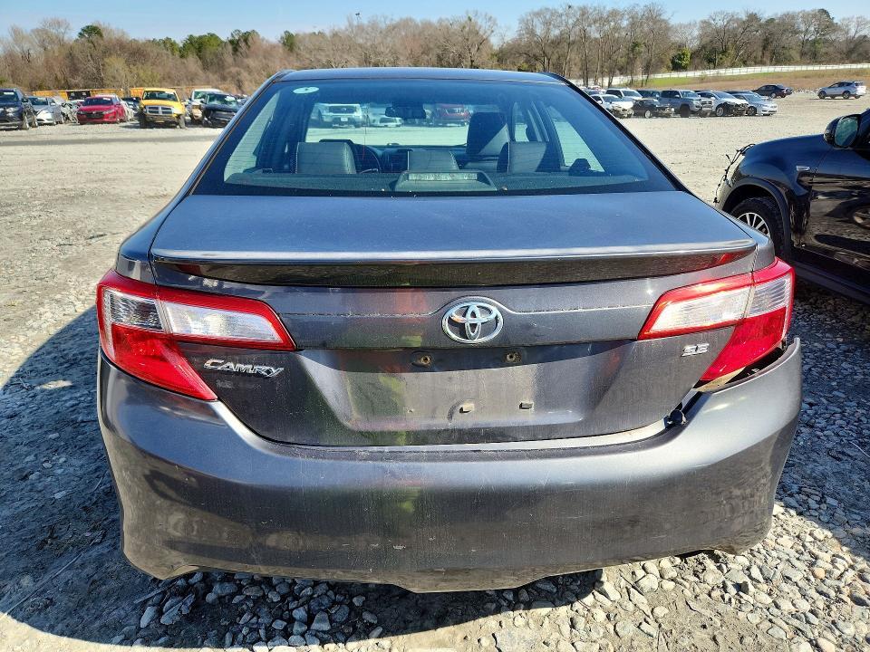 2014 Toyota Camry se