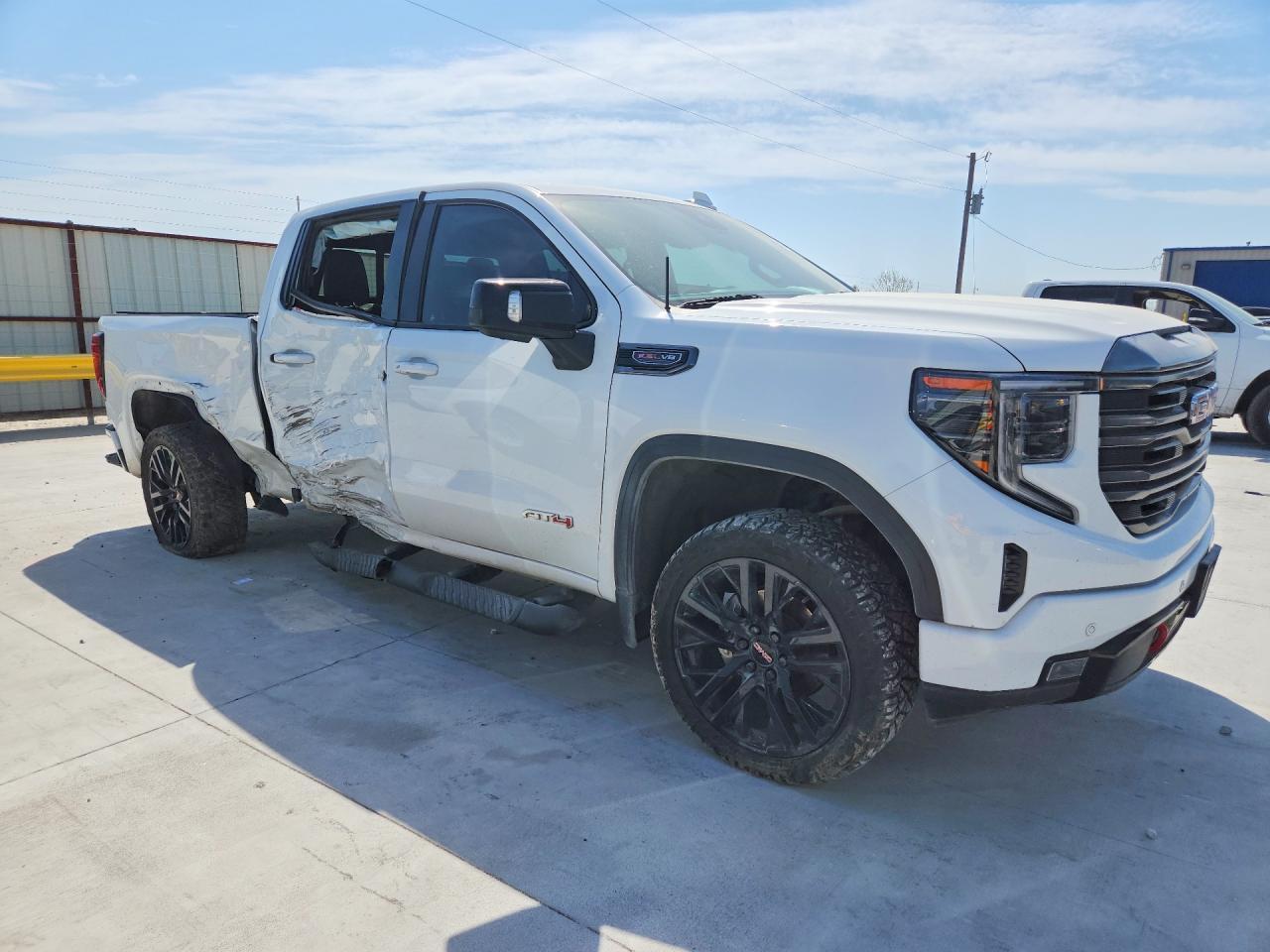 2022 GMC Sierra K1500 AT4