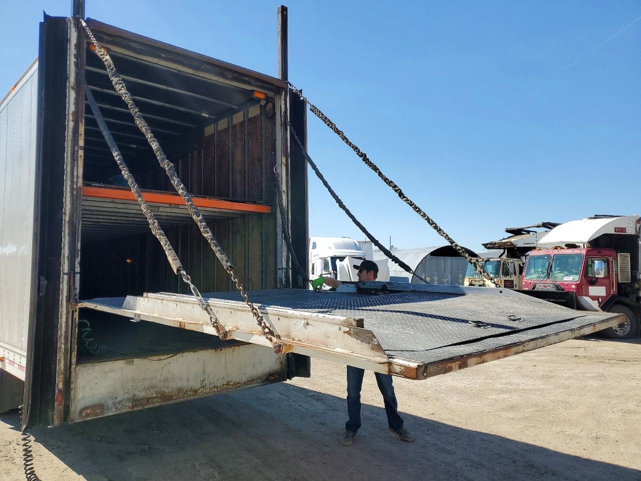 1996 Kentucky Enclosed Car Hauler W / Liftgate