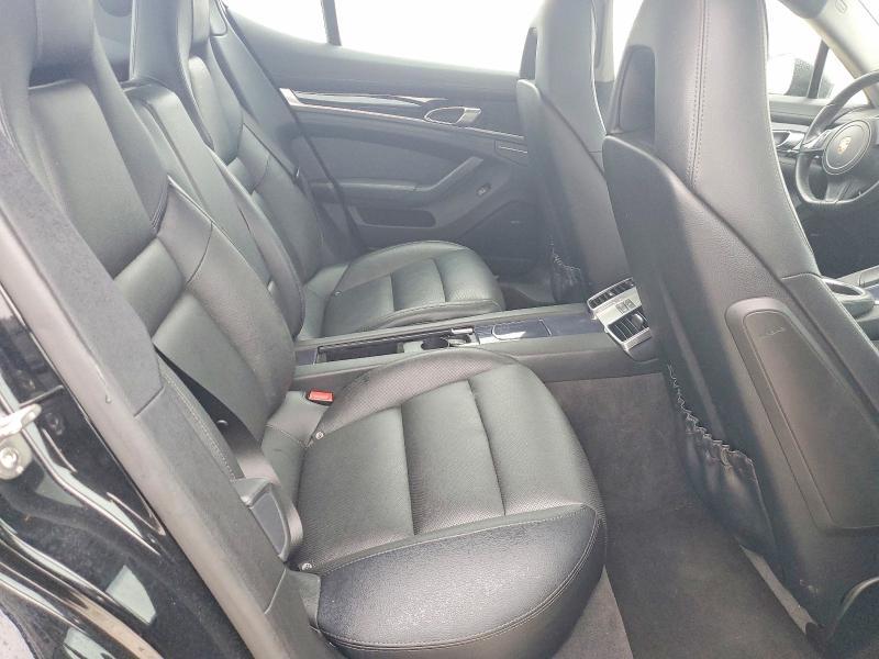 2015 Porsche Panamera 2