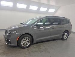 2022 Chrysler Pacifica Touring l for sale in Van Nuys, CA