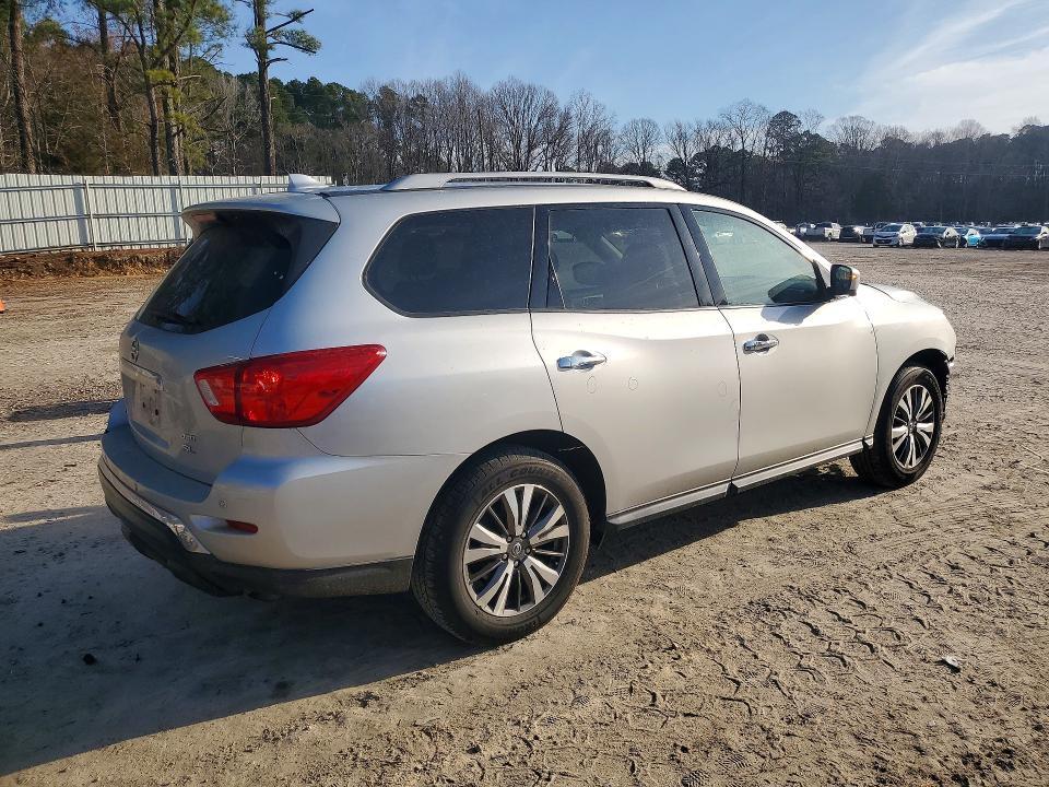 2020 Nissan Pathfinder sl