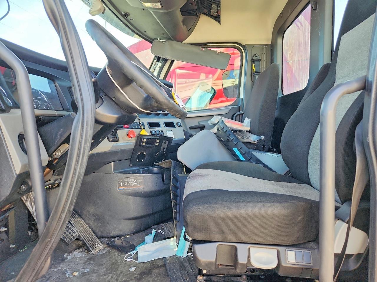 2020 Freigliner 2020 Freightliner Cascadia 126 Semi Truck