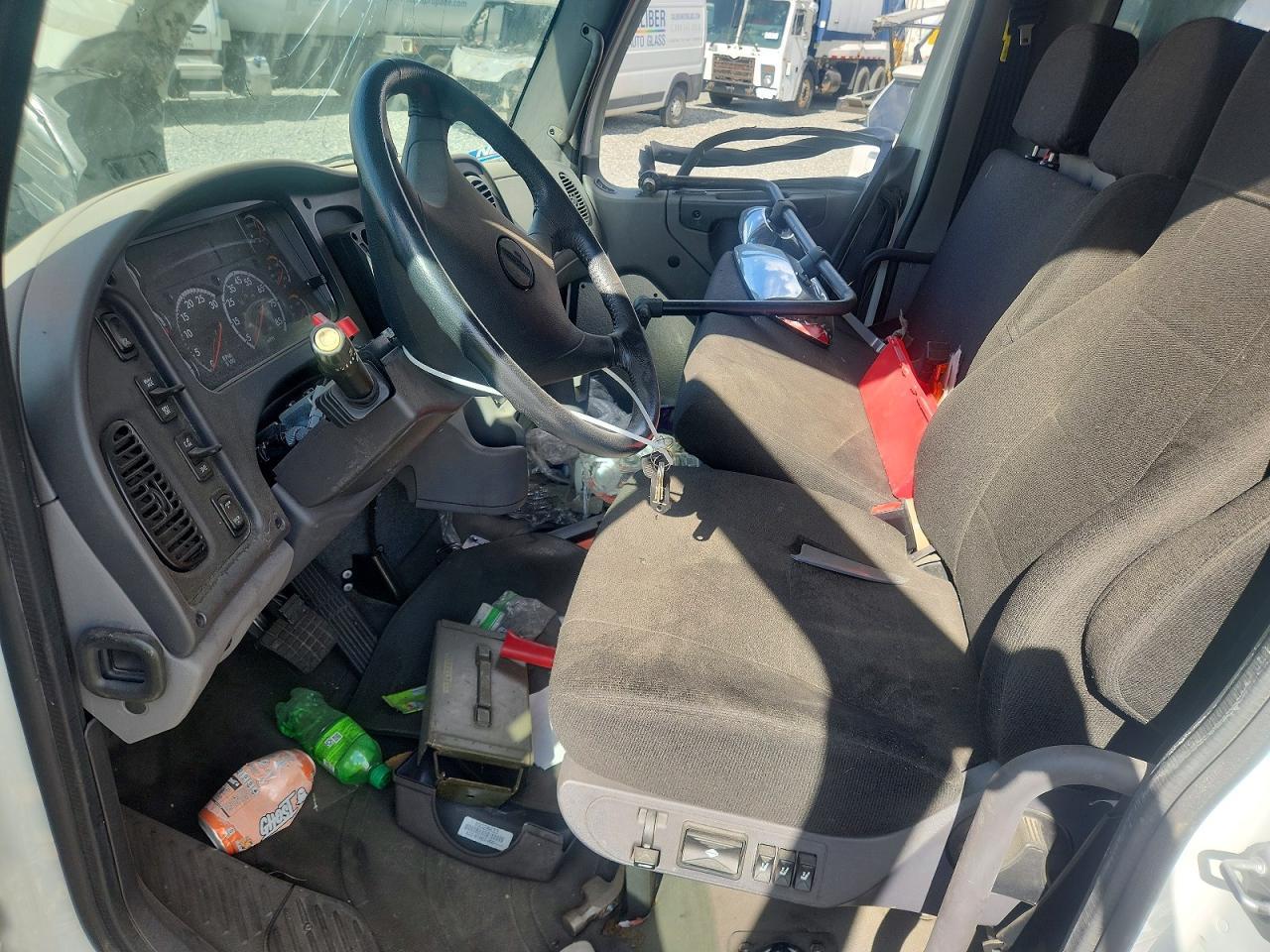 2022 Freigliner 2022 Freightliner Business Class M2 BOX Truck