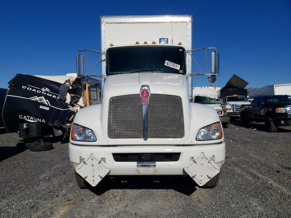 2020 Kenworth Construction T270