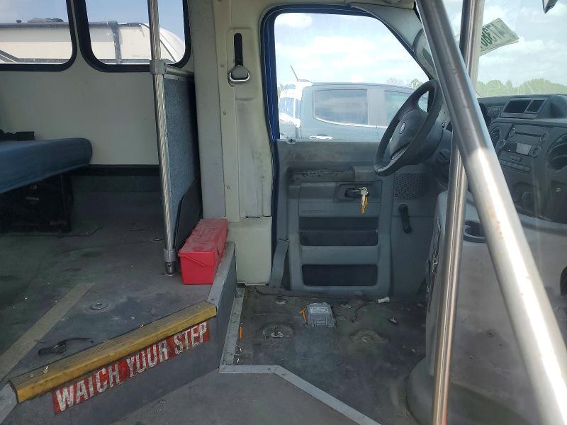 2016 Ford E450 Shuttle Bus