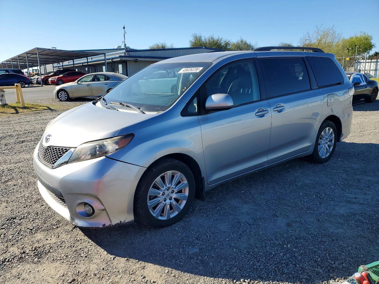 2012 Toyota Sienna le 7-passenger