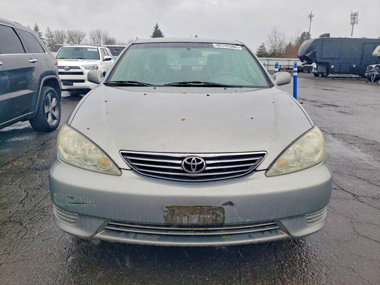 2005 Toyota Camry le