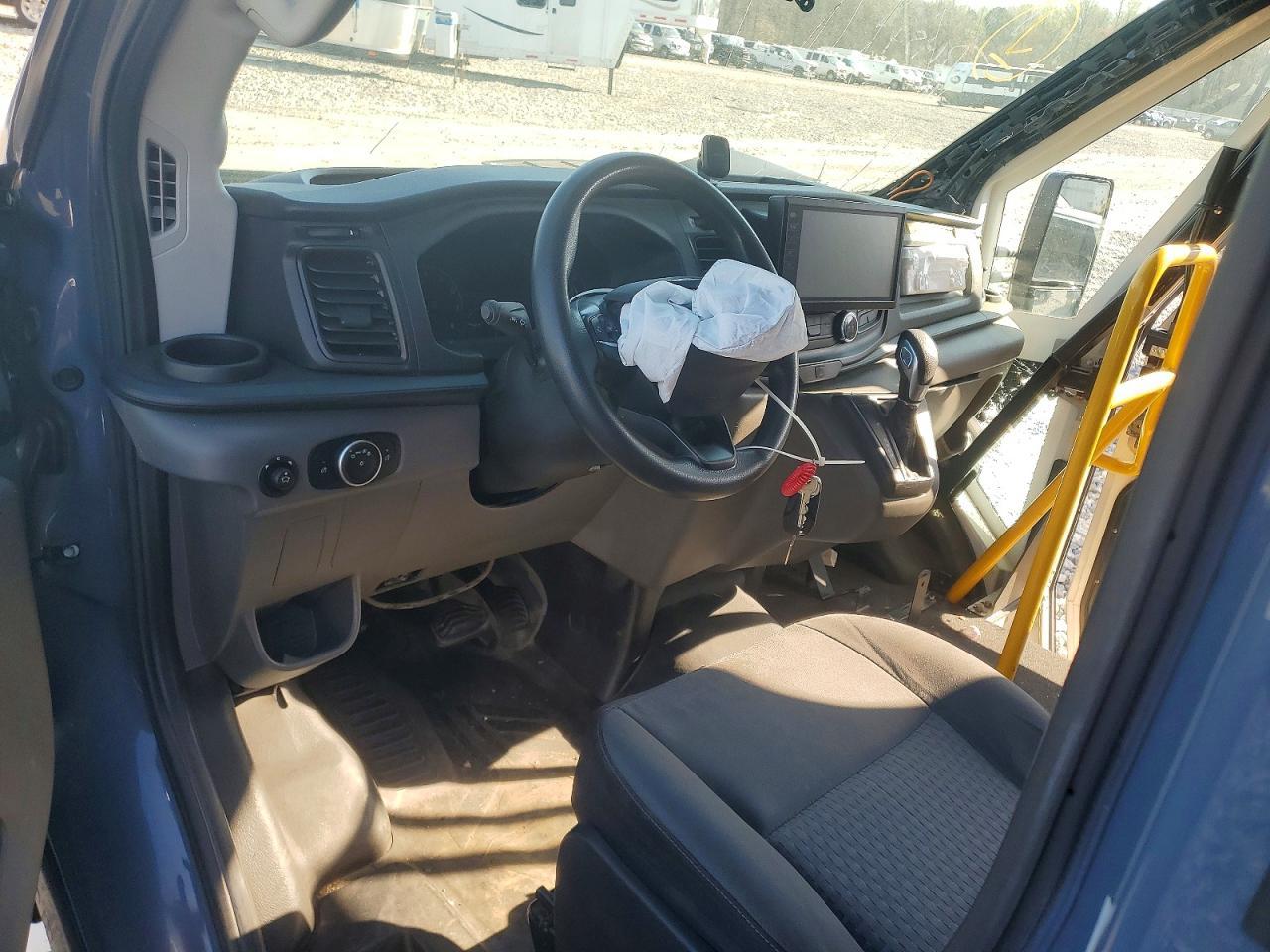 2021 Ford Transit Delivery Truck
