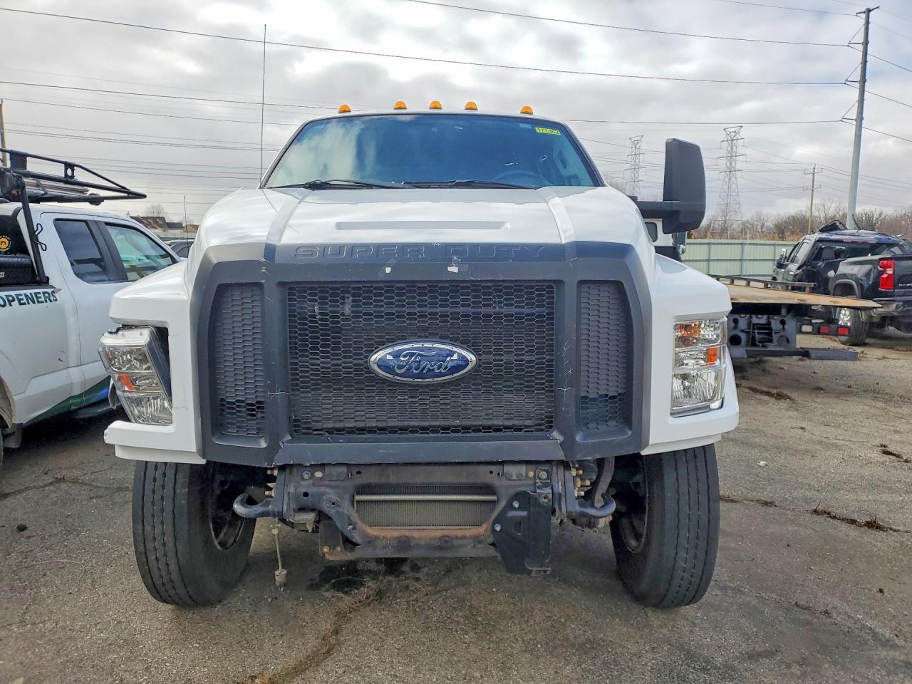 2017 Ford F650 Super Duty Flatbed Truck