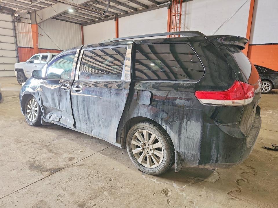 2013 Toyota Sienna le 7-passenger