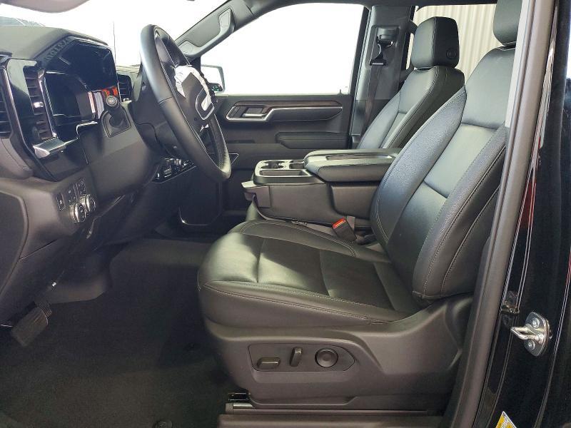 2025 GMC Sierra K1500 SLT