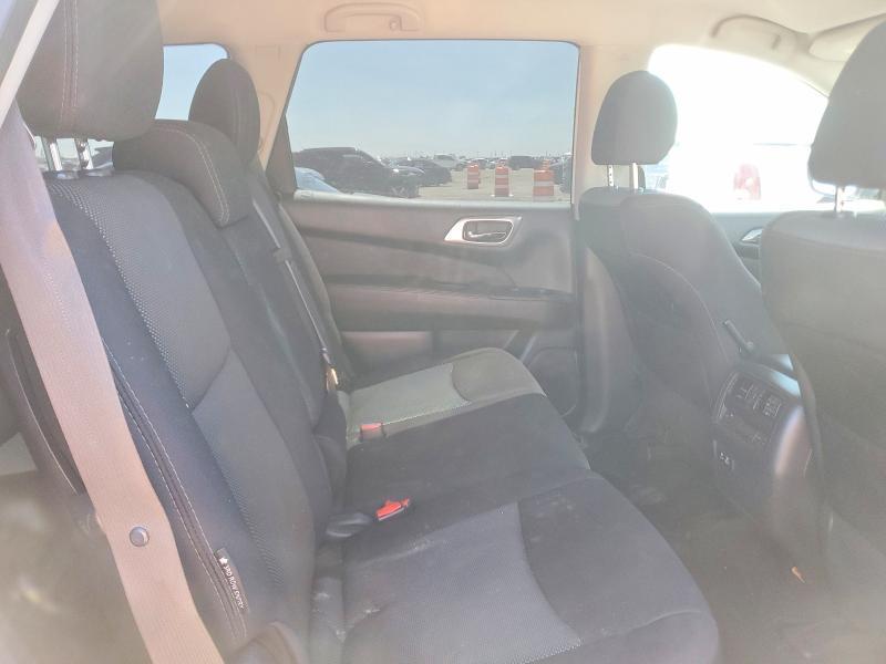 2020 Nissan Pathfinder s