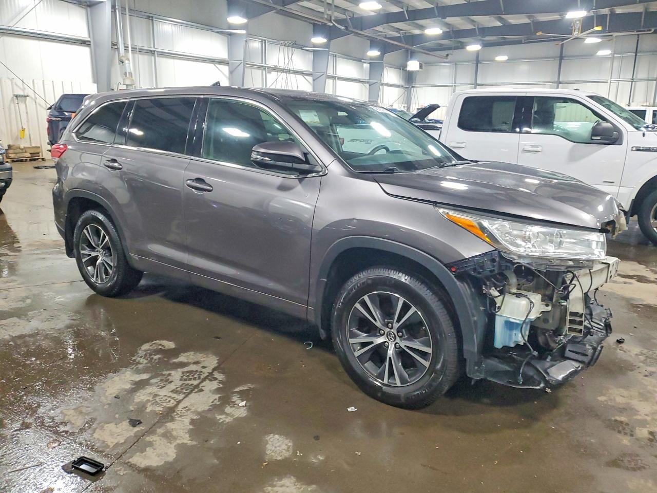 2018 Toyota Highlander le Plus