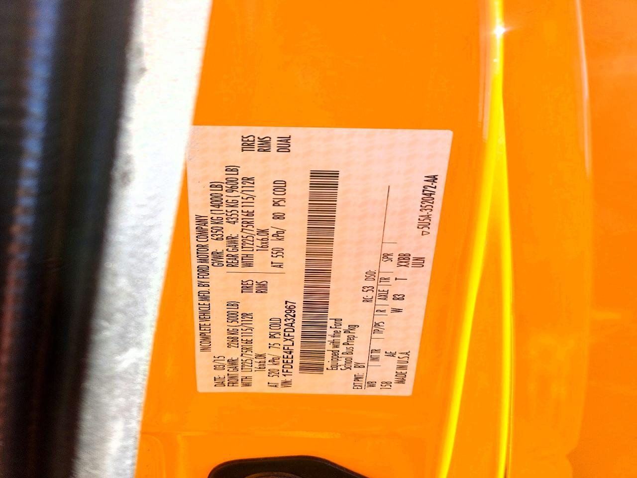 2015 Ford Econoline E450 Super Duty Cutaway Van