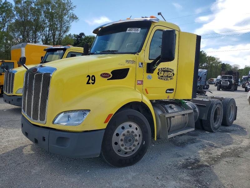 2017 Peterbilt 579 Semi Truck