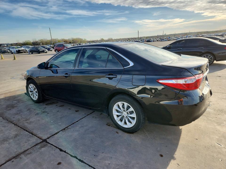 2016 Toyota Camry le