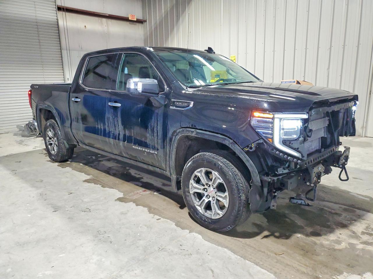 2025 GMC Sierra K1500 SLT