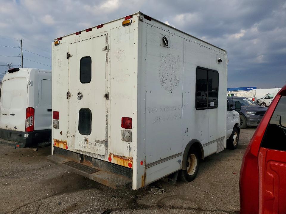 2010 Ford Econoline E350 Super Duty Cutaway Van