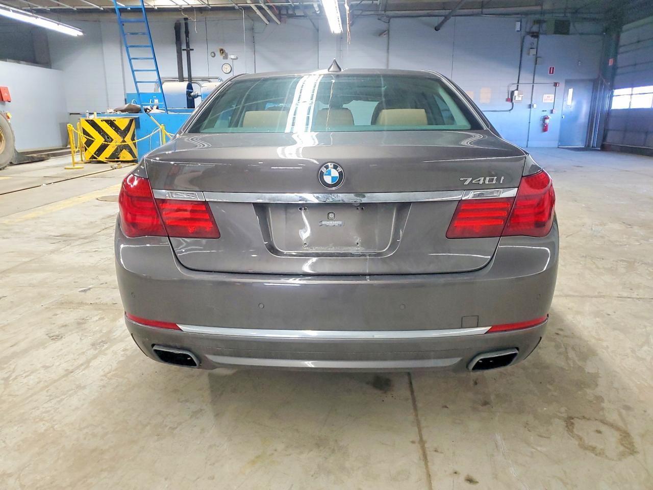 2014 BMW 740 i