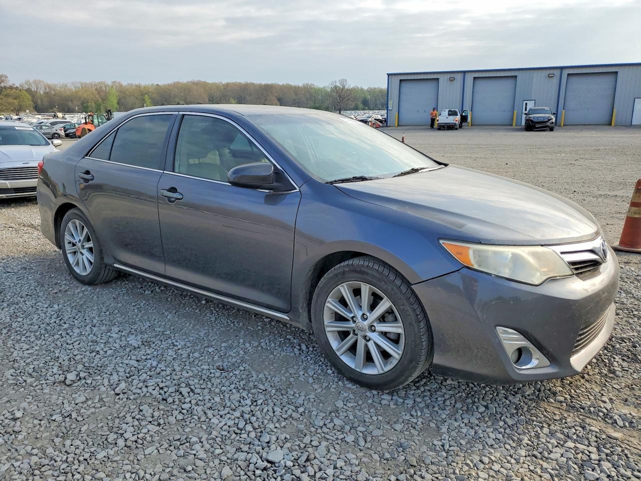 2012 Toyota Camry xle V6
