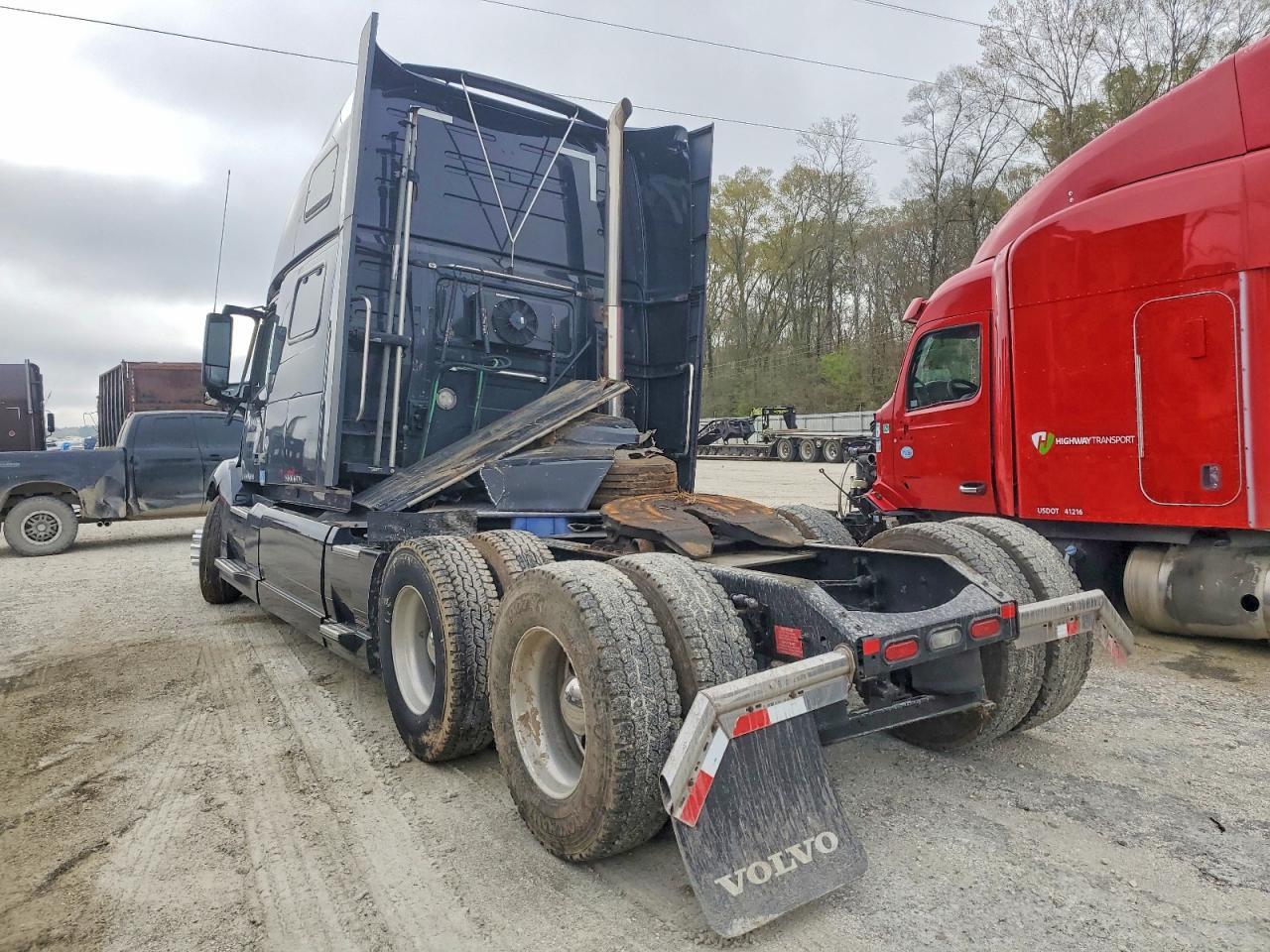 2021 Volv O VNL Semi Truck