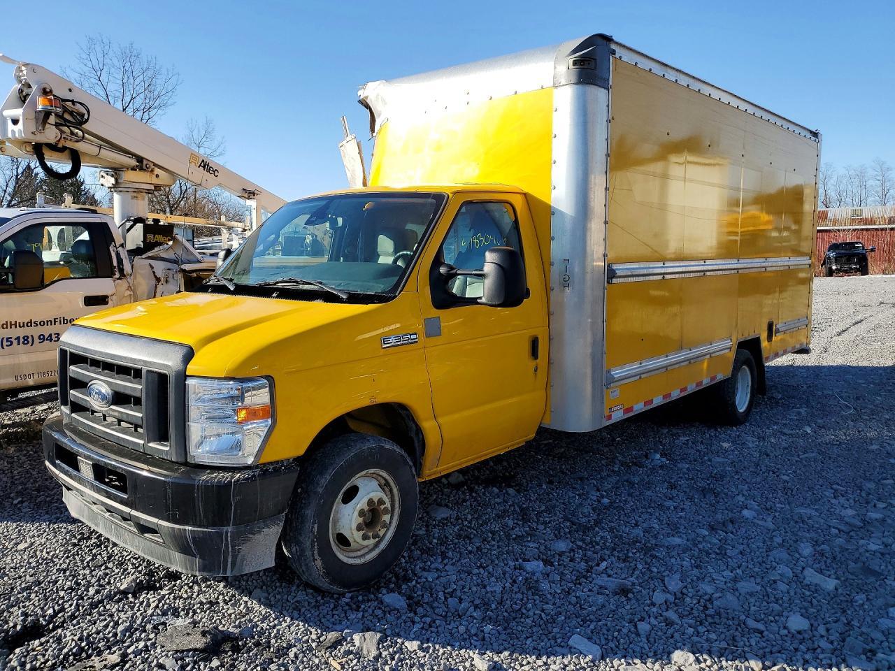 2022 Ford E350 BOX Truck