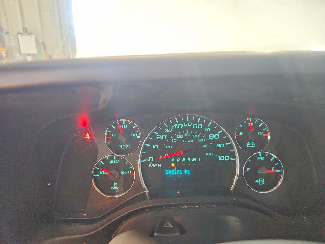 2017 Chev Express 4500 W/14' BOX