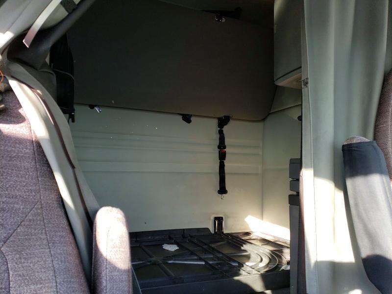 2021 Volv O vnr Semi Truck