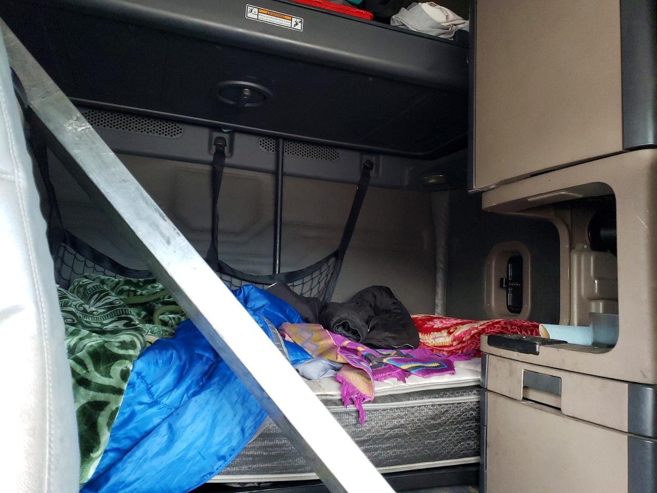 2015 Freigliner 2015 Freightliner Cascadia Semi Truck