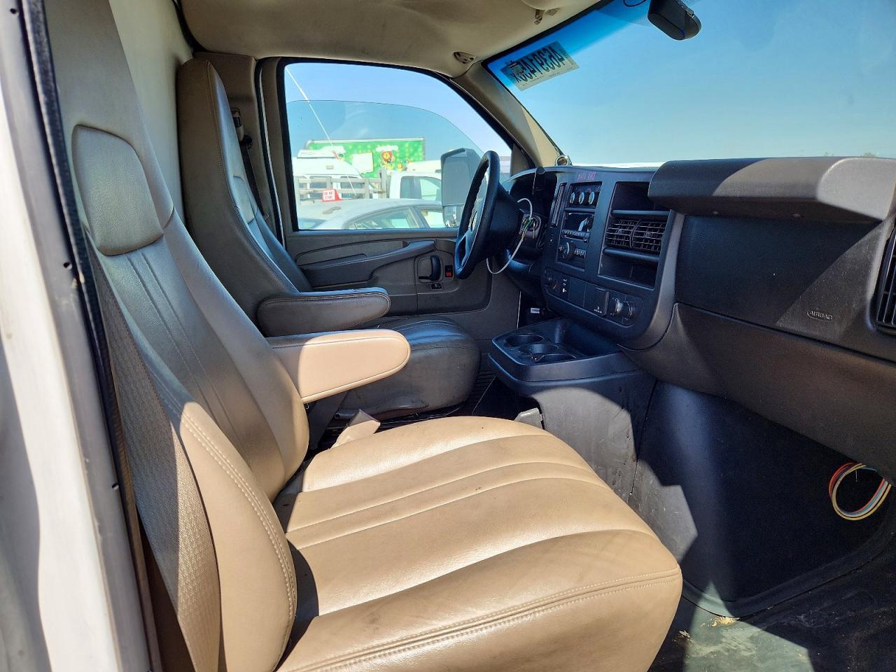 2015 Chev Rolet Express Refrigerated BOX Truck