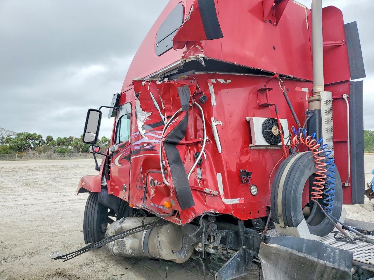 2007 Freightliner CST120 Semi Truck
